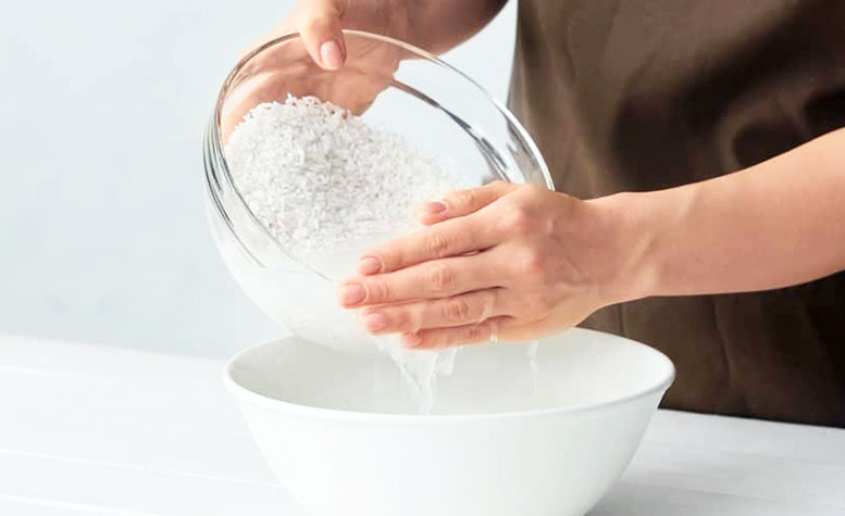 电热锅米饭-洗米 电热锅米饭-洗米